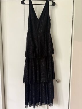 Black Lace V-Neck Tiered Evening Dress